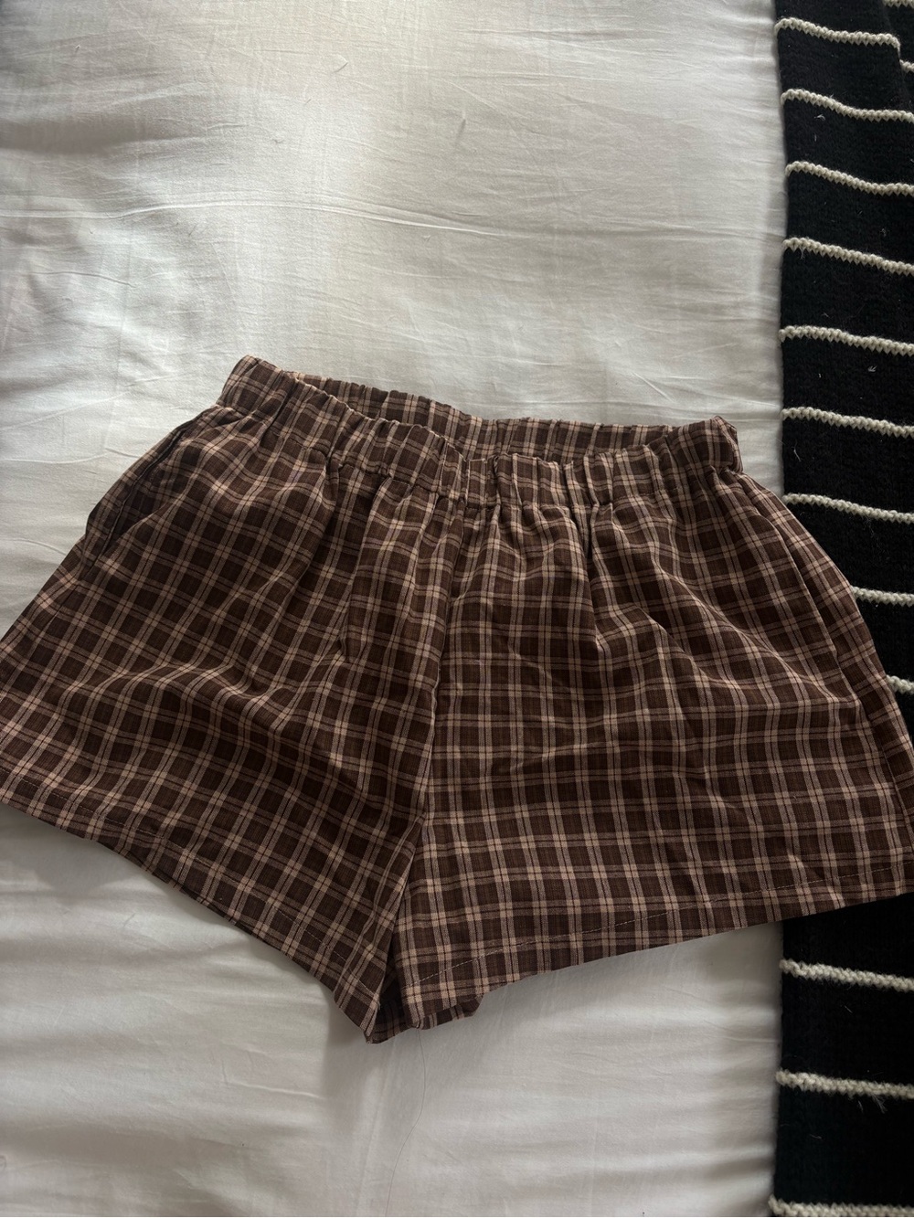 SHEIN Brown Plaid Elastic Waist Shorts